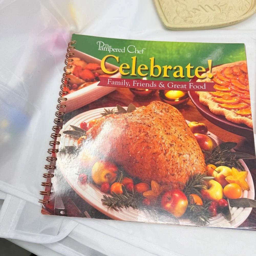 Pampered Chef Lot 2L Pitcher Micro-Cooker Burger Press Stoneware Mold Cookbooks